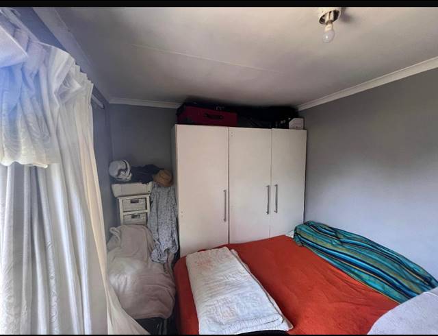2 BEDROOM FREEHOLD FOR SALE IN NEWLANDS EAST